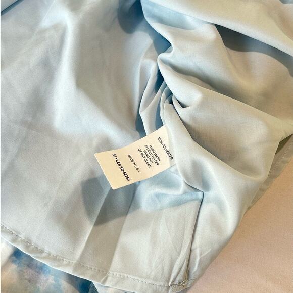 KLD Signature Blue Watercolor Sleeveless Smocked  Mini Dress V Neck Size Medium - Picture 12 of 12